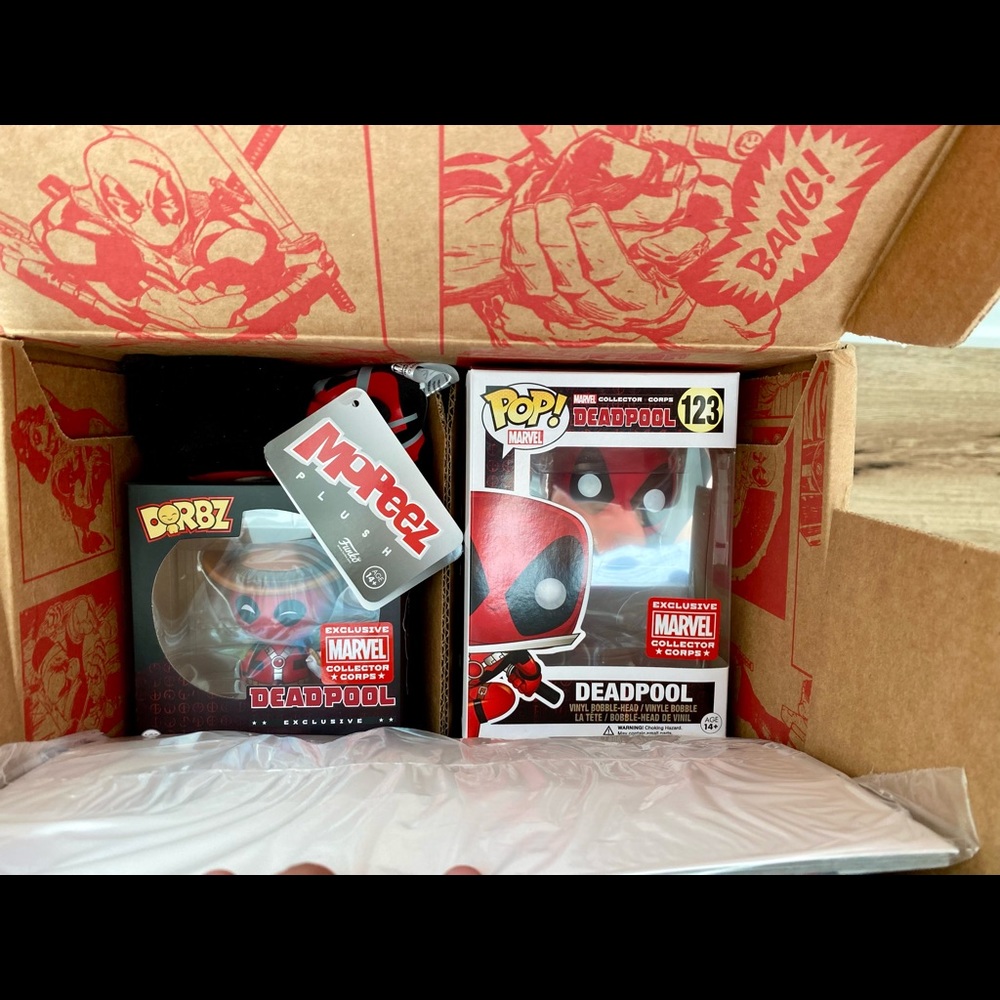 Marvel Collector Corps Collection - Deadpool